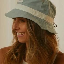 Levi's Levi's - Seasonal Bucket Hat - Light Blue -Accessories Shop 05a84e7e26a84d3391222ba19a7fc79a 1024x1024