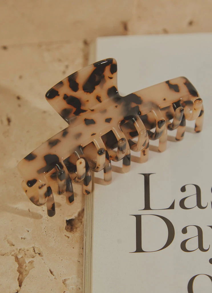 Peppermayo - See Both Sides Hair Clip - Tort 6 Peppermayo - See Both Sides Hair Clip - Tort - Image 4