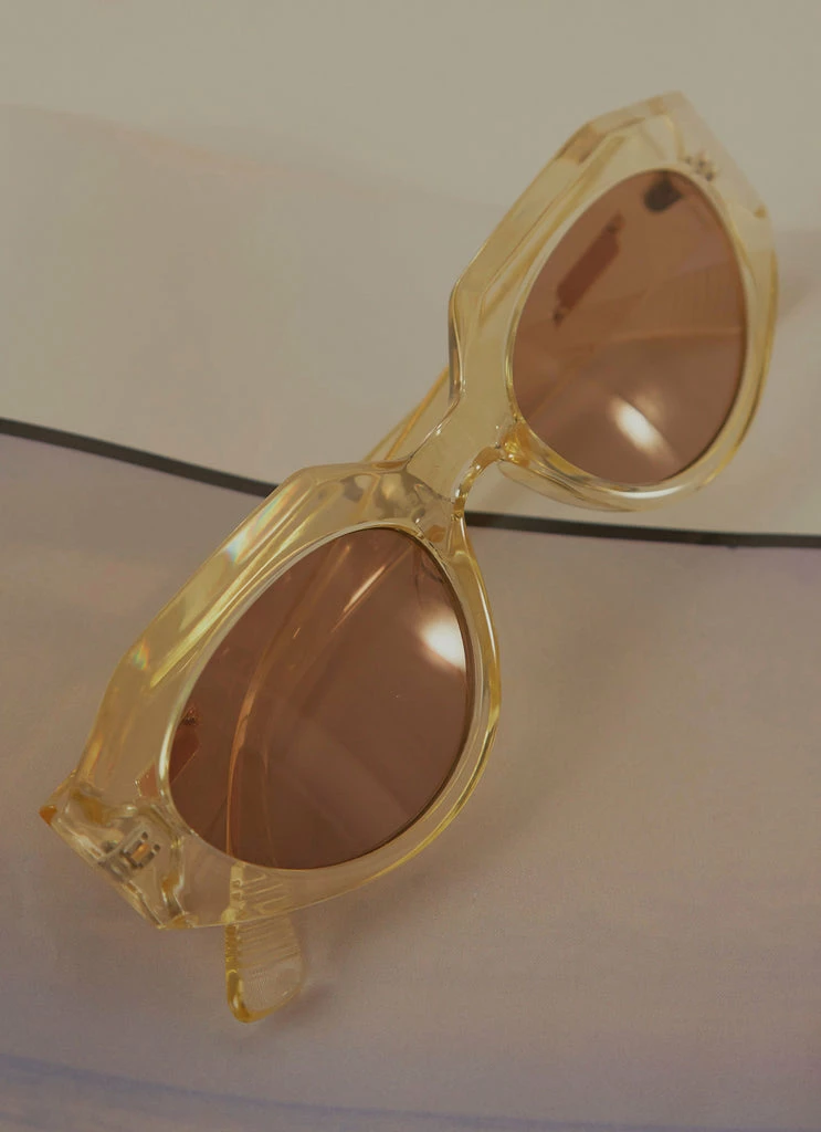 Peppermayo - Used To Be Sunglasses - Clear 5 Peppermayo - Used To Be Sunglasses - Clear - Image 3