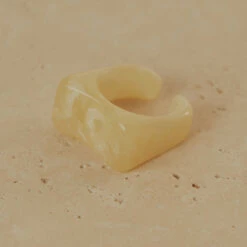 Peppermayo - On My Mind Resin Ring - Ivory -Accessories Shop 4ab23f8fc5a84df980f01775a7525134 1024x1024