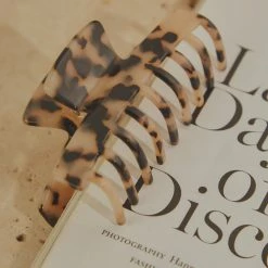 Peppermayo - See Both Sides Hair Clip - Tort 12 Peppermayo - See Both Sides Hair Clip - Tort -Accessories Shop 6039668a2a924c46a33ed8b7166605c9 1024x1024