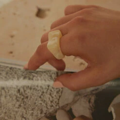 Peppermayo - On My Mind Resin Ring - Ivory -Accessories Shop 6c621feb5d374db8b28721de4303b606 1024x1024