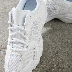 New Balance - 530 Sneaker - White -Accessories Shop aee484360bb0487494a12894f1df1f4e e51af576 f114 4277 b4fc a103d2b1f99b 1024x1024