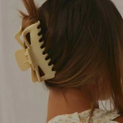 Peppermayo - Nicco Hair Clip - Cream -Accessories Shop c6ff4186ce4b4bb08158084b739c6f8c 1024x1024